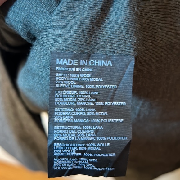 Size 6, 100 percent wool club Monaco blazer - Picture 4 of 5